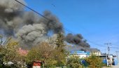 CRNI DIM KULJA KA NEBU: Veliki požar u Kragujevcu, gori poznata mlekara (VIDEO) CRNI DIM KULJA KA NEBU: Veliki požar u Kragujevcu, gori poznata mlekara (VIDEO)