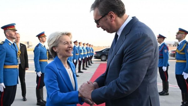 ХВАЛА ВАМ НА ПОМОЋИ, ПОДРШЦИ И РАЗУМЕВАЊУ: Председник Вучић испратио Урсулу фон дер Лајен са аеродрома Никола Тесла (ФОТО) ХВАЛА ВАМ НА ПОМОЋИ, ПОДРШЦИ И РАЗУМЕВАЊУ: Председник Вучић испратио Урсулу фон дер Лајен са аеродрома Никола Тесла (ФОТО)