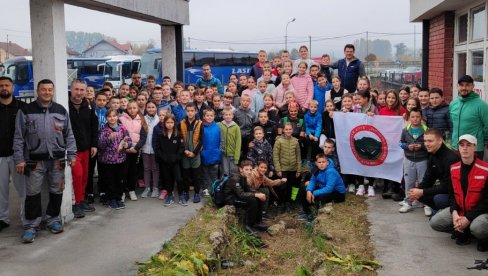 DA UPOZNAJU LEPOTE SVOG KRAJA: Održava se 19. Đački planinarski maraton od Azukovice do Ravne Gore DA UPOZNAJU LEPOTE SVOG KRAJA: Održava se 19. Đački planinarski maraton od Azukovice do Ravne Gore