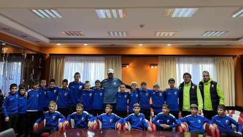 LALATOVIĆ U NAJTEŽEM INTERVJUU IKADA: Klinci ga rešetali pitanjima, govorio o Voši, Partizanu, Drinčiću.. LALATOVIĆ U NAJTEŽEM INTERVJUU IKADA: Klinci ga rešetali pitanjima, govorio o Voši, Partizanu, Drinčiću..