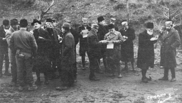 ФЕЉТОН - ПОДЕЛА ЈУГОСЛАВИЈЕ У ЈАЈЦУ ПО ПРОГРАМУ КОМИНТЕРНЕ: На конгресу у селу Ба тумач ставова политичких странака био је Живко Топаловић ФЕЉТОН - ПОДЕЛА ЈУГОСЛАВИЈЕ У ЈАЈЦУ ПО ПРОГРАМУ КОМИНТЕРНЕ: На конгресу у селу Ба тумач ставова политичких странака био је Живко Топаловић