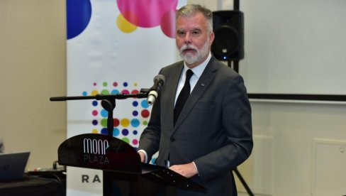 MINISTAR RISTIĆ: Ministarstvo nastavlja da bude pouzdan partner radijskim poslenicima MINISTAR RISTIĆ: Ministarstvo nastavlja da bude pouzdan partner radijskim poslenicima