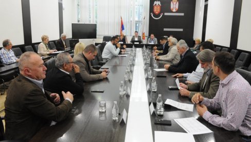 SPORTISTIMA JOŠ 12 MILIONA: Raspodela budžetskih sredstava klubovima u Kraljevu SPORTISTIMA JOŠ 12 MILIONA: Raspodela budžetskih sredstava klubovima u Kraljevu