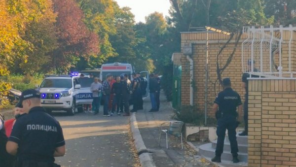 КУЋА НА БЕЖАНИЈИ У КОЈОЈ СЕ ДОГОДИЛО ПОРОДИЧНО КРВОПРОЛИЋЕ ПРИПАДАЛА ЧУВЕНОЈ ПЕВАЧИЦИ: Ево од које естрадне звезде је купљена КУЋА НА БЕЖАНИЈИ У КОЈОЈ СЕ ДОГОДИЛО ПОРОДИЧНО КРВОПРОЛИЋЕ ПРИПАДАЛА ЧУВЕНОЈ ПЕВАЧИЦИ: Ево од које естрадне звезде је купљена