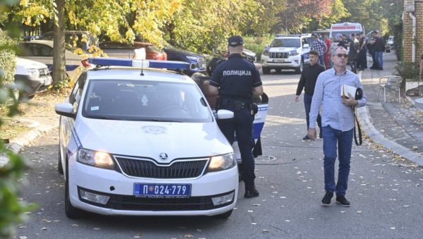 МНОГО ПУТА ЈЕ ОНА ЈАДНИЦА ПРЕТРЧАВАЛА КОД МЕНЕ ДА ПРЕНОЋИ Комшије о мушкарцу који је пуцао на сина и жену:Носио наногвицу, претио пиштољем МНОГО ПУТА ЈЕ ОНА ЈАДНИЦА ПРЕТРЧАВАЛА КОД МЕНЕ ДА ПРЕНОЋИ Комшије о мушкарцу који је пуцао на сина и жену:Носио наногвицу, претио пиштољем