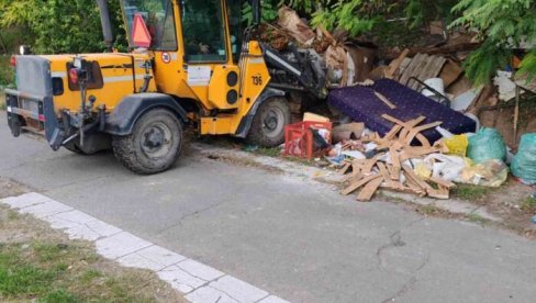 OČISTILI SMEĆE PORED AUTO - PUTA: Akcija komunalaca na Altini OČISTILI SMEĆE PORED AUTO - PUTA: Akcija komunalaca na Altini