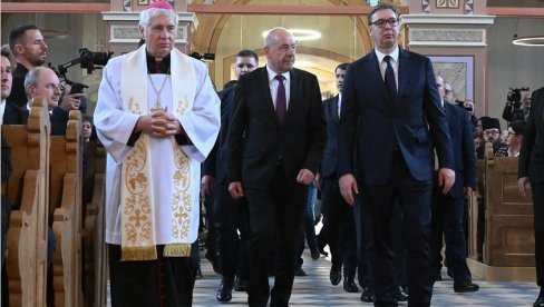 VUČIĆ POSLAO SNAŽNU PORUKU IZ ŽABLJA: Danas u Evropi mi nemamo bližeg i većeg saveznika od Mađarske (FOTO) VUČIĆ POSLAO SNAŽNU PORUKU IZ ŽABLJA: Danas u Evropi mi nemamo bližeg i većeg saveznika od Mađarske (FOTO)