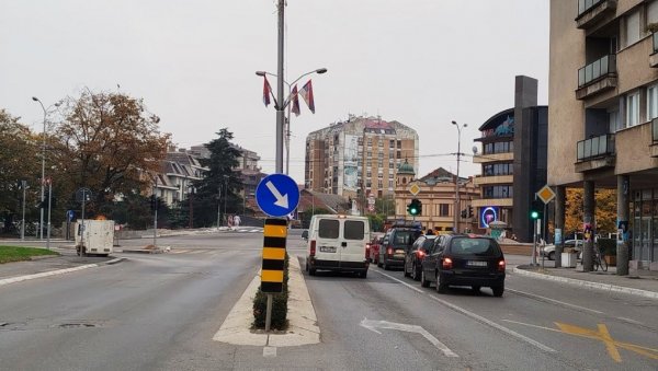 ВЕЛИКЕ ИЗМЕНЕ РЕЖИМА САОБРАЋАЈА У ПАРАЋИНУ: Од сутра до 5. новембра ВЕЛИКЕ ИЗМЕНЕ РЕЖИМА САОБРАЋАЈА У ПАРАЋИНУ: Од сутра до 5. новембра