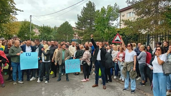 БРАНИЋЕ СЕ СА СЛОБОДЕ: Уважена жалба адвоката четворице српских младића ухапшених у ноћи између 9. и 10. септембра у Северној Митровици БРАНИЋЕ СЕ СА СЛОБОДЕ: Уважена жалба адвоката четворице српских младића ухапшених у ноћи између 9. и 10. септембра у Северној Митровици