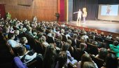 PAŽLJIVKO UČI PRAVILIMA U SAOBRAĆAJU: U Paraćinu edukativna predstava za prvake (FOTO) PAŽLJIVKO UČI PRAVILIMA U SAOBRAĆAJU: U Paraćinu edukativna predstava za prvake (FOTO)