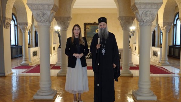 РАЗГОВАРАНО О РАЗЛИЧИТИМ МОГУЋНОСТИМА САРАДЊЕ СПЦ И МИНИСТАРСТВА: Патријарх Порфирије се састао са Дубравком Ђедовић Хандановић РАЗГОВАРАНО О РАЗЛИЧИТИМ МОГУЋНОСТИМА САРАДЊЕ СПЦ И МИНИСТАРСТВА: Патријарх Порфирије се састао са Дубравком Ђедовић Хандановић