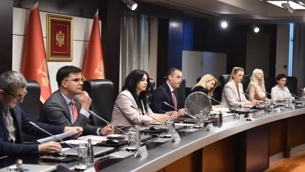 КОРАК ПО КОРАК, БИЋЕ...: Вархељи најавио до краја мандата следеће ЕК може се очекивати проширење КОРАК ПО КОРАК, БИЋЕ...: Вархељи најавио до краја мандата следеће ЕК може се очекивати проширење