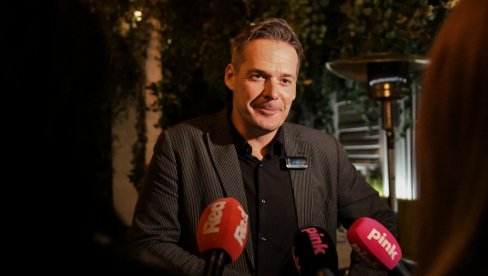 ЉУБАВНА ПРИЧА КОЈА ЋЕ ВАС ОСТАВИТИ БЕЗ ДАХА! Главни глумци открили детаље љубавног троугла у серији „Љубав у тишини“! ЉУБАВНА ПРИЧА КОЈА ЋЕ ВАС ОСТАВИТИ БЕЗ ДАХА! Главни глумци открили детаље љубавног троугла у серији „Љубав у тишини“!