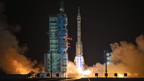 KOLEKTIVNA MISIJA ZA ČOVEČANSTVO ILI KINESKI VEČNI SAN: Peking planira 100 lansiranja u svemir ove godine, Amerika strepi (VIDEO) KOLEKTIVNA MISIJA ZA ČOVEČANSTVO ILI KINESKI VEČNI SAN: Peking planira 100 lansiranja u svemir ove godine, Amerika strepi (VIDEO)