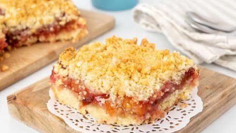 RECEPT ZA ŠUSTER PITU: Predivan starinski, posni kolač koji se topi u ustima pri svakom zalogaju RECEPT ZA ŠUSTER PITU: Predivan starinski, posni kolač koji se topi u ustima pri svakom zalogaju