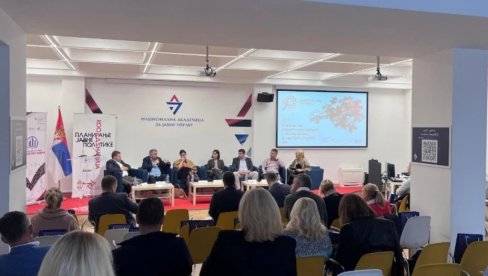 ODRŽANA PANEL DISKUSIJA „ANALITIČKI SERVIS JLS: Kompas za strateške odluke – od podataka do dobre uprave“ ODRŽANA PANEL DISKUSIJA „ANALITIČKI SERVIS JLS: Kompas za strateške odluke – od podataka do dobre uprave“