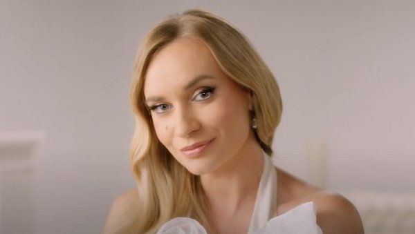НАПРАВИЛА ДРАСТИЧНУ ПРОМЕНУ У ЖИВОТУ: Шејла Зонић са супругом донела ову одлуку - Сада је пуно лакше НАПРАВИЛА ДРАСТИЧНУ ПРОМЕНУ У ЖИВОТУ: Шејла Зонић са супругом донела ову одлуку - Сада је пуно лакше