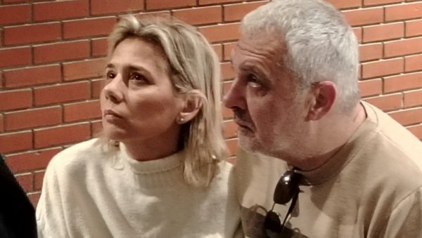 ОВО ЈЕ НАСТАВНИЦА ИСТОРИЈЕ РАЊЕНА У РИБНИКАРУ: Татјана стигла у суд, данас сведочи (ФОТО) ОВО ЈЕ НАСТАВНИЦА ИСТОРИЈЕ РАЊЕНА У РИБНИКАРУ: Татјана стигла у суд, данас сведочи (ФОТО)