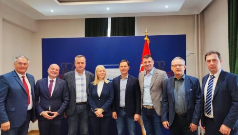 POVEĆANJE IZNOSA REFAKCIJE AKCIZE ZA TRANSPORTNE SVRHE: Mali na sastanku sa predstavnicima POVEĆANJE IZNOSA REFAKCIJE AKCIZE ZA TRANSPORTNE SVRHE: Mali na sastanku sa predstavnicima