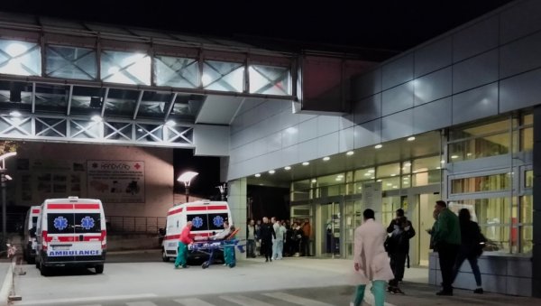 ПАЦИЈЕНТИ ЖИВОТНО УГРОЖЕНИ: Огласили се из УКЦ Војводине о стању повређених у трагедији у Новом Саду ПАЦИЈЕНТИ ЖИВОТНО УГРОЖЕНИ: Огласили се из УКЦ Војводине о стању повређених у трагедији у Новом Саду