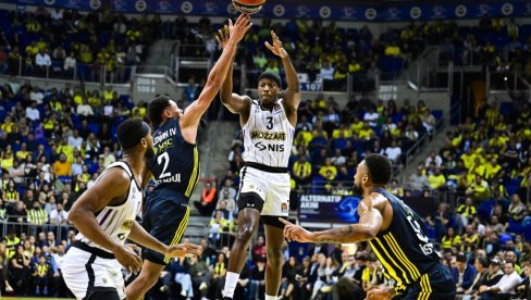 FENERBAHČE STRAHUJE PRED PARTIZAN: Povredio im se najbolji košarkaš, evo da li će biti spreman za duel sa crno-belima u Evroligi FENERBAHČE STRAHUJE PRED PARTIZAN: Povredio im se najbolji košarkaš, evo da li će biti spreman za duel sa crno-belima u Evroligi