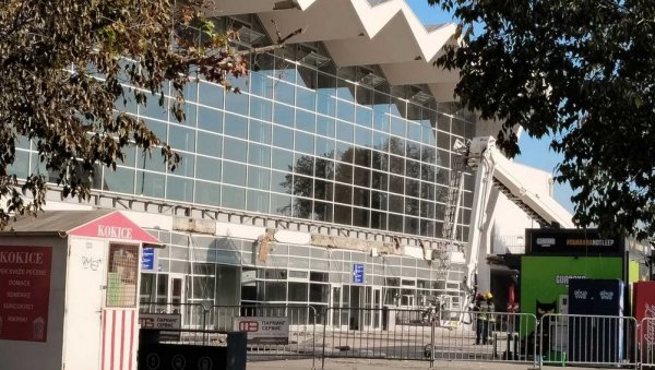 ПОЛИТИЧКИ ОЛОШ: Како опозиција на трагедији убира политичке поене ПОЛИТИЧКИ ОЛОШ: Како опозиција на трагедији убира политичке поене