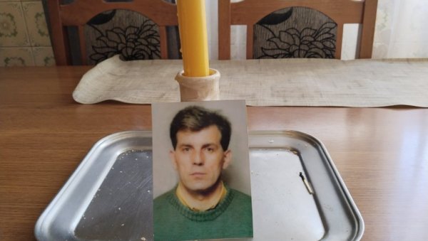 ЋЕРКА ТРАГИЧНО ПРЕМИНУЛОГ РАКОВИЋА У НОВОМ САДУ ЗА НОВОСТИ: Имао је две операције, није могао да прича, али се кретао ЋЕРКА ТРАГИЧНО ПРЕМИНУЛОГ РАКОВИЋА У НОВОМ САДУ ЗА НОВОСТИ: Имао је две операције, није могао да прича, али се кретао