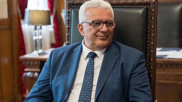 ПОВОДОМ ДАНА НОВИНАРА: Мандић уз седму силу ПОВОДОМ ДАНА НОВИНАРА: Мандић уз седму силу