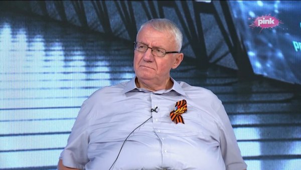 ШЕШЕЉ О ИНЦИДЕНТУ ПОСЛЕ ТРАГЕДИЈЕ У НОВОМ САДУ: Газили би преко лешева због своје похлепе ШЕШЕЉ О ИНЦИДЕНТУ ПОСЛЕ ТРАГЕДИЈЕ У НОВОМ САДУ: Газили би преко лешева због своје похлепе