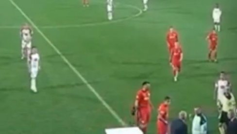 ČETNIČKA ĆE ZAPLAKATI MAJKA! Skandal u Bosni i Hercegovini o kome bruji region (VIDEO) ČETNIČKA ĆE ZAPLAKATI MAJKA! Skandal u Bosni i Hercegovini o kome bruji region (VIDEO)