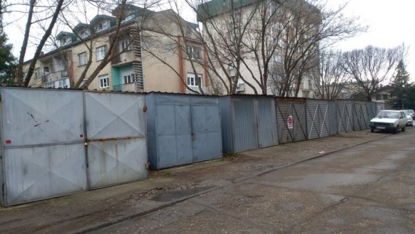 ЗАКУП ГАРАЖЕ КАО ПОРЕЗ НА СТАН: Најновија одлука одборника пожаревачке скупштине забринула моторизоване суграђане ЗАКУП ГАРАЖЕ КАО ПОРЕЗ НА СТАН: Најновија одлука одборника пожаревачке скупштине забринула моторизоване суграђане
