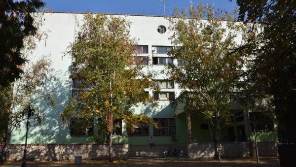 ОДЛАСИЛА СЕ ДИРЕКТОРКА ЦЕНТРА ЗА СОЦИЈАЛНИ РАД: Гимназијалци ће бити кажњени адекватном мером ОДЛАСИЛА СЕ ДИРЕКТОРКА ЦЕНТРА ЗА СОЦИЈАЛНИ РАД: Гимназијалци ће бити кажњени адекватном мером