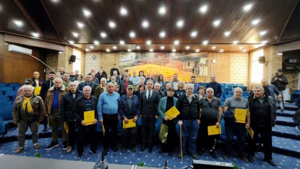ЗА ТРИ ГОДИНЕ 250 СУБВЕНЦИЈЕ: Подељени уговори за енергетску ефикасност ЗА ТРИ ГОДИНЕ 250 СУБВЕНЦИЈЕ: Подељени уговори за енергетску ефикасност
