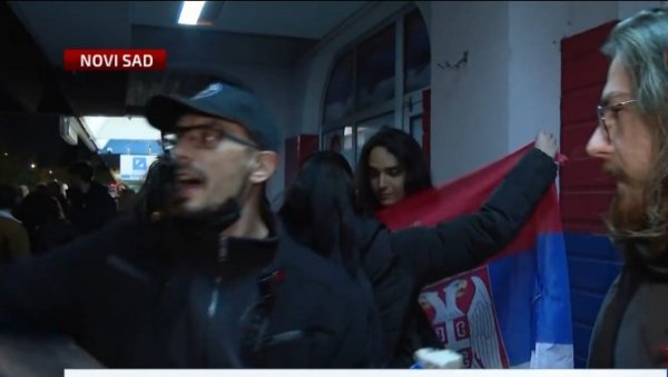 ОПОЗИЦИЈА ПЛАНИРА ДА ИЗАЗОВЕ НЕРЕДЕ И ДЕМОЛИРА ГРАД, ПА ДА ЗА ТО ОПТУЖИ СНС: План да насиље ескалира у Новом Саду ОПОЗИЦИЈА ПЛАНИРА ДА ИЗАЗОВЕ НЕРЕДЕ И ДЕМОЛИРА ГРАД, ПА ДА ЗА ТО ОПТУЖИ СНС: План да насиље ескалира у Новом Саду