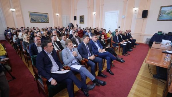 УСВОЈЕН БУЏЕТ ЗА 2025. ГОДИНУ: Ужичка каса вредна 5,3 милијарде УСВОЈЕН БУЏЕТ ЗА 2025. ГОДИНУ: Ужичка каса вредна 5,3 милијарде