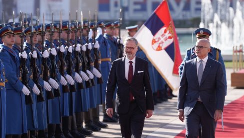VUČEVIĆ DOČEKAO PREMIJERA ČEŠKE ISPRED PALATE SRBIJA: Fijala je dočekan uz počasni stroj Garde (FOTO) VUČEVIĆ DOČEKAO PREMIJERA ČEŠKE ISPRED PALATE SRBIJA: Fijala je dočekan uz počasni stroj Garde (FOTO)