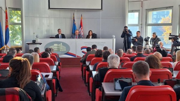 ДНЕВНИ РЕД БЕЗ ВЕЋИНЕ: У Нишу одржана ванредна седница Скупштине града ДНЕВНИ РЕД БЕЗ ВЕЋИНЕ: У Нишу одржана ванредна седница Скупштине града