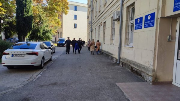У ОКВИРУ АКЦИЈЕ ОГАЊ-3 ПРЕТРЕСИ У ВИШЕ ГРАДОВА БиХ: У Требињу пали и предузетници У ОКВИРУ АКЦИЈЕ ОГАЊ-3 ПРЕТРЕСИ У ВИШЕ ГРАДОВА БиХ: У Требињу пали и предузетници