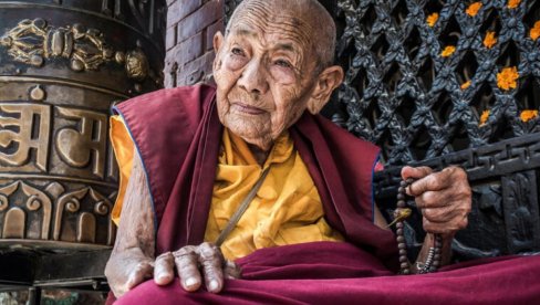 TIBETANSKE MUDROSTI ZA SREĆAN ŽIVOT: Ni neprijatelj ne može da ti naudi ako ovako naučiš da živiš TIBETANSKE MUDROSTI ZA SREĆAN ŽIVOT: Ni neprijatelj ne može da ti naudi ako ovako naučiš da živiš