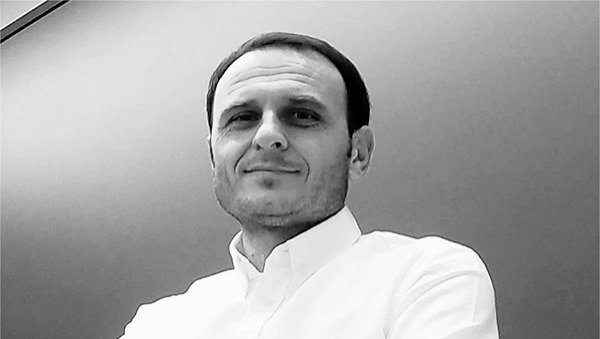 У СКОПЉУ ДАНАС ОПРОШТАЈ ОД ВАСКА САЗДОВСКОГ: Кобног петка научник из Новог Сада журио кући на викенд са породицом У СКОПЉУ ДАНАС ОПРОШТАЈ ОД ВАСКА САЗДОВСКОГ: Кобног петка научник из Новог Сада журио кући на викенд са породицом