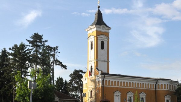 КТИТОРСКИ ХРАМ КЊАЗА МИЛОША: Монографија поводом два века Цркве Свете Тројице у Краљеву КТИТОРСКИ ХРАМ КЊАЗА МИЛОША: Монографија поводом два века Цркве Свете Тројице у Краљеву
