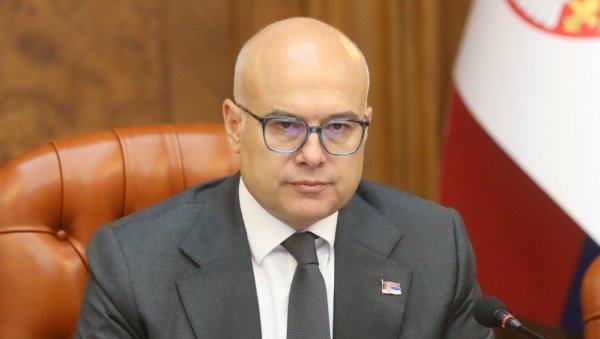 ЧАК И ДА ВУЧЕВИЋ ОДЕ НОВИ ПРЕМИЈЕР БИО БИ НАПРЕДЊАК: Анализа Новости - какве би последице изазвало прихватање свих захтева опозиције ЧАК И ДА ВУЧЕВИЋ ОДЕ НОВИ ПРЕМИЈЕР БИО БИ НАПРЕДЊАК: Анализа Новости - какве би последице изазвало прихватање свих захтева опозиције