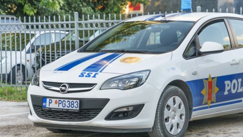 PET PUTA MU PISALI PRIJAVU ZBOG VOŽNJE BEZ VOZAČKE: Maloletniku koji je usmrtio učenicu (16) određeno zadržavanje 72 sata PET PUTA MU PISALI PRIJAVU ZBOG VOŽNJE BEZ VOZAČKE: Maloletniku koji je usmrtio učenicu (16) određeno zadržavanje 72 sata