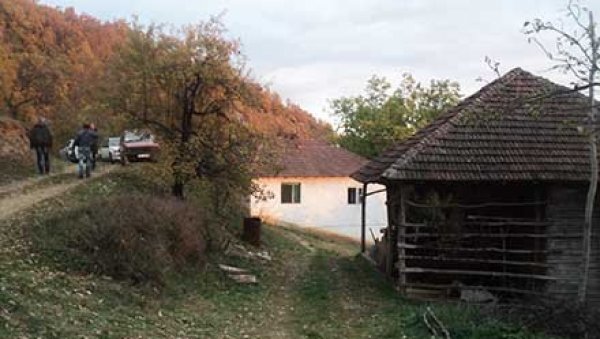 ГОДИШЊИЦА МИТРОВДАНСКОГ МАСАКРА КОЈИ СЕ НЕ ЗАБОРАВЉА: Деда убио две жене па себе због неузвраћене љубави ГОДИШЊИЦА МИТРОВДАНСКОГ МАСАКРА КОЈИ СЕ НЕ ЗАБОРАВЉА: Деда убио две жене па себе због неузвраћене љубави