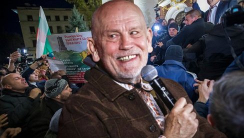 МАЛКОВИЧ РАЗБЕСНЕО БУГАРЕ ЗБОГ СРБА: Избили велики протести, народ кипти од беса због представе (ФОТО/ВИДЕО) МАЛКОВИЧ РАЗБЕСНЕО БУГАРЕ ЗБОГ СРБА: Избили велики протести, народ кипти од беса због представе (ФОТО/ВИДЕО)