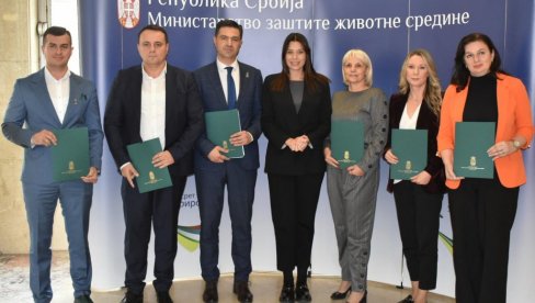 VUJOVIĆ POTPISALA VAŽNE UGOVORE: Bolji kvalitet vazduha u još šest lokalnih samouprava VUJOVIĆ POTPISALA VAŽNE UGOVORE: Bolji kvalitet vazduha u još šest lokalnih samouprava