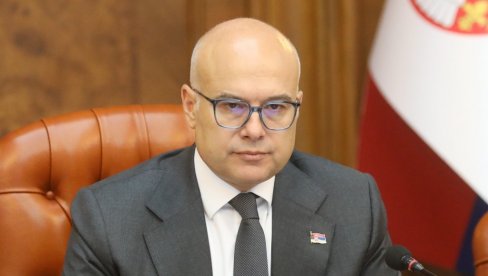 ВУЧЕВИЋ: Влада ће због притисака и уцена повући предлог Закона о високом образовању