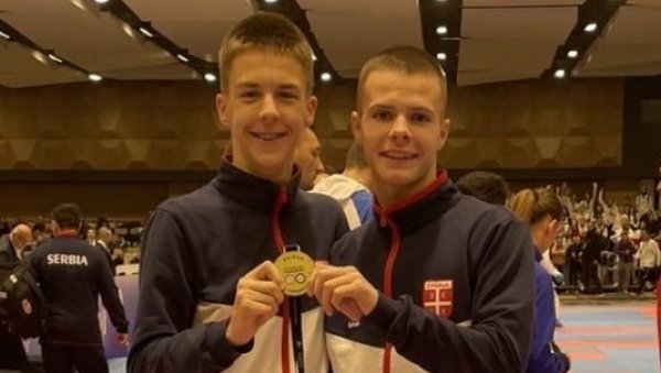 СЈАЈАН РЕЗУЛТАТ: Иван Лагунџија и Јеврем Бала стигли су до трона и окитили се златним одличјима СЈАЈАН РЕЗУЛТАТ: Иван Лагунџија и Јеврем Бала стигли су до трона и окитили се златним одличјима