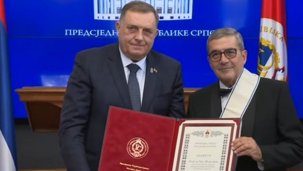 ДОДИК ОДЛИКОВАО СРЂУ ТРИФКОВИЋА: Професор саопштио сјајне вести за српски народ (ВИДЕО) ДОДИК ОДЛИКОВАО СРЂУ ТРИФКОВИЋА: Професор саопштио сјајне вести за српски народ (ВИДЕО)