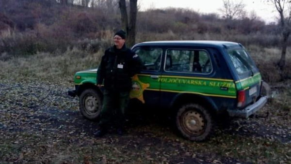 ПРАВА СИРОТИЊА НЕ КРАДЕ ДРВА: Пољочувари у Сивцу боре се против дрвокрадица које желе лаку зараду ПРАВА СИРОТИЊА НЕ КРАДЕ ДРВА: Пољочувари у Сивцу боре се против дрвокрадица које желе лаку зараду
